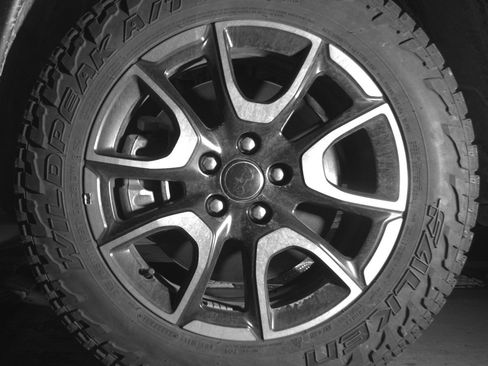 Used 2025 Jeep Compass Trailhawk AWD/4WD image 12