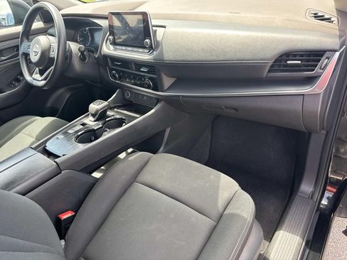 Used 2023 Nissan Rogue S FWD image 11