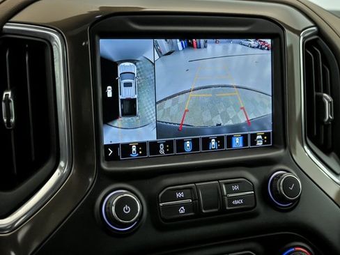 Used 2021 Chevrolet Silverado 1500 High Country image 22