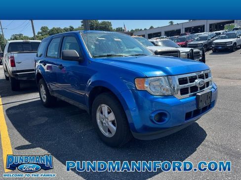 Used 2011 Ford Escape XLS w/ 101A Rapid Spec Order Code FWD image 1