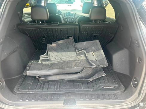 Used 2023 Chevrolet Equinox RS FWD image 17