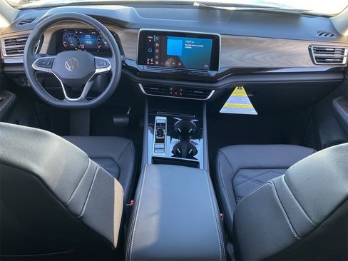 New 2026 Volkswagen Atlas SE image 11