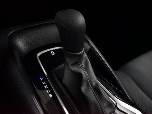 Used 2024 Toyota Corolla LE FWD image 21