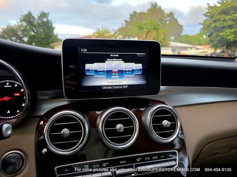 Used 2018 Mercedes-Benz GLC 300 w/ Premium Package image 50