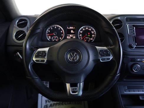 Used 2016 Volkswagen Tiguan R-Line image 32