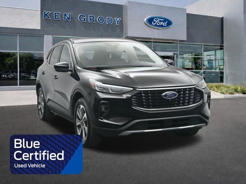 Used 2025 Ford Escape Platinum w/ Premium Technology Package image 1