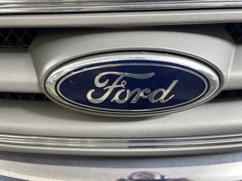 Used 2015 Ford Taurus SEL AWD/4WD image 8