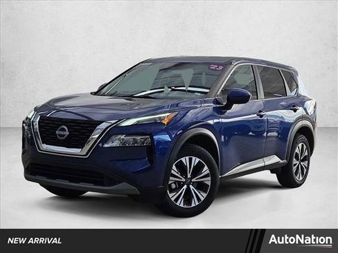 Used 2023 Nissan Rogue SV image 1