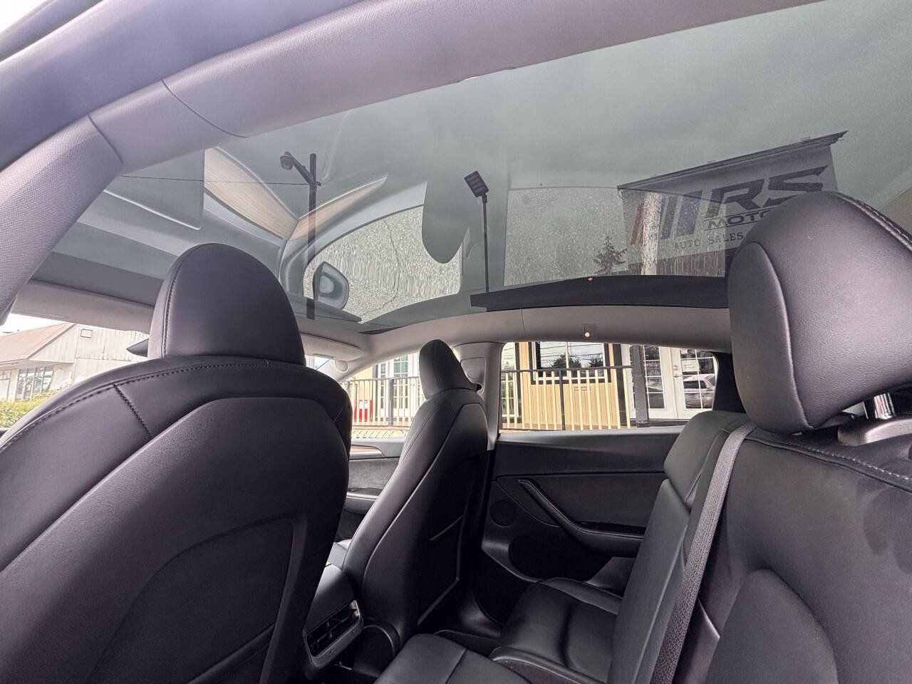 Used 2024 Tesla Model Y Long Range AWD/4WD image 25