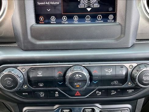 Used 2019 Jeep Wrangler Unlimited Sahara w/ Safety Group AWD/4WD image 15
