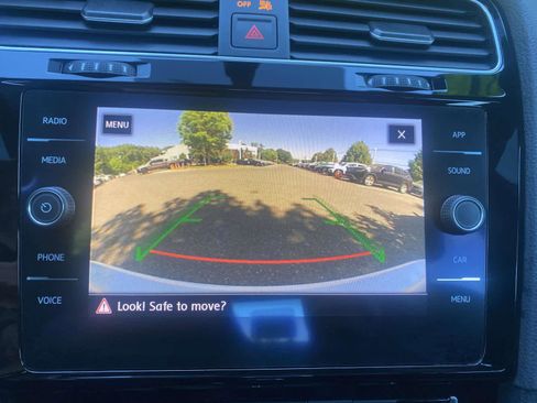 Used 2019 Volkswagen GTI SE FWD image 16