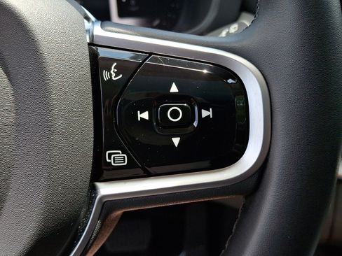 Used 2025 Volvo XC60 B5 Plus w/ Protection Package Premier AWD/4WD image 20