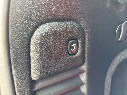 Used 2017 Jeep Grand Cherokee Altitude image 12