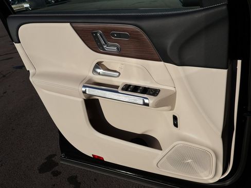 New 2026 Mercedes-Benz GLB 250 4MATIC image 37