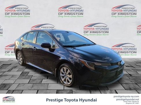 Used 2023 Toyota Corolla LE image 1