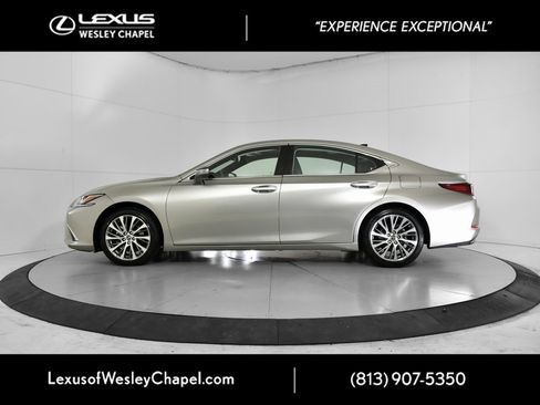 Used 2019 Lexus ES 350 Luxury image 10