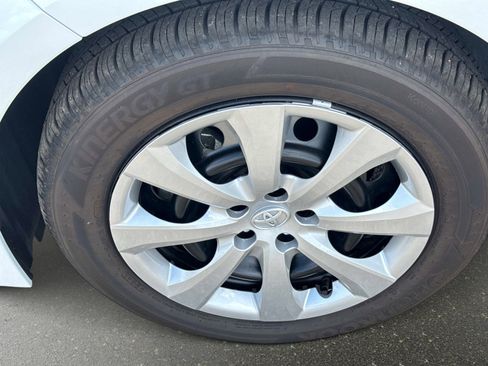 Used 2026 Toyota Corolla LE FWD image 10