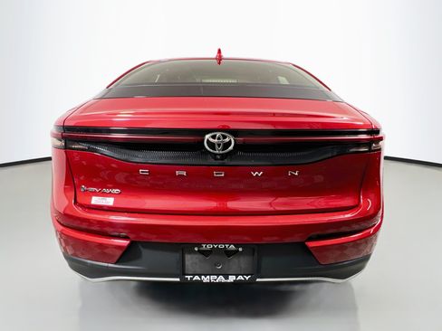 Used 2024 Toyota Crown AWD/4WD image 6