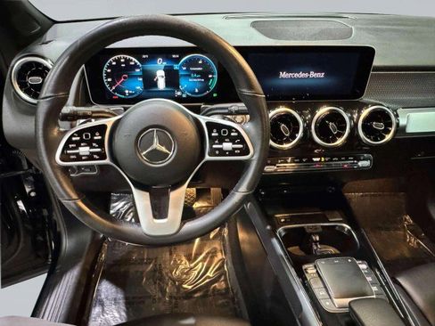 Used 2021 Mercedes-Benz GLB 250 image 30