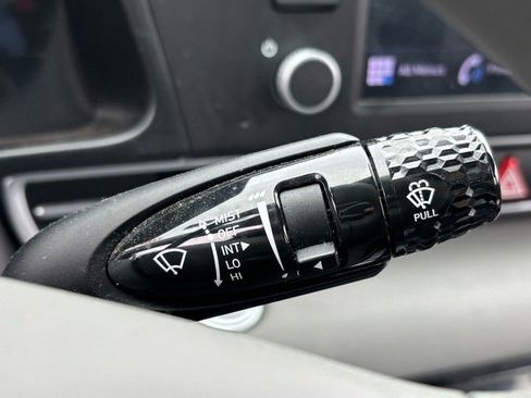 Used 2023 Hyundai Elantra SEL w/ Cargo Package image 35