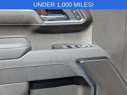 Used 2025 GMC Sierra 1500 SLE w/ X31 Off-Road Package image 10