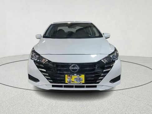 Used 2023 Nissan Versa SV image 2