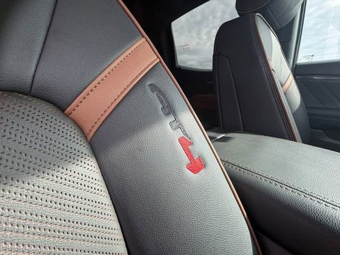 Certified 2024 GMC Canyon AT4 w/ AT4 Premium Package image 4