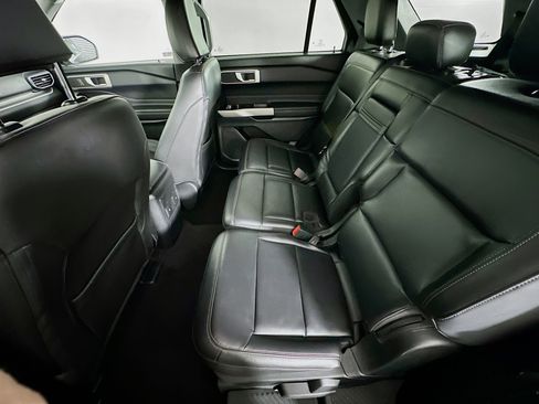Used 2024 Ford Explorer XLT w/ Equipment Group 202A image 27