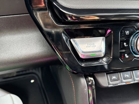 Used 2025 GMC Sierra 1500 AT4 w/ AT4 Premium Package image 38