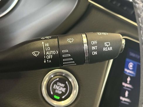 Used 2023 Cadillac XT4 Premium Luxury AWD/4WD image 28
