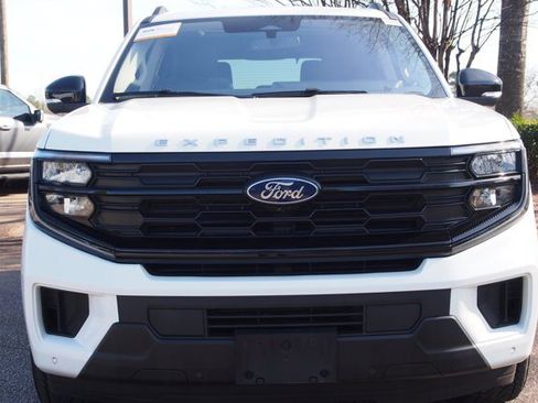 Certified 2025 Ford Expedition Active image 2