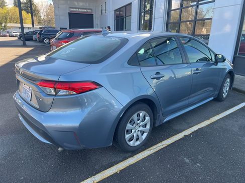 Used 2020 Toyota Corolla LE image 4