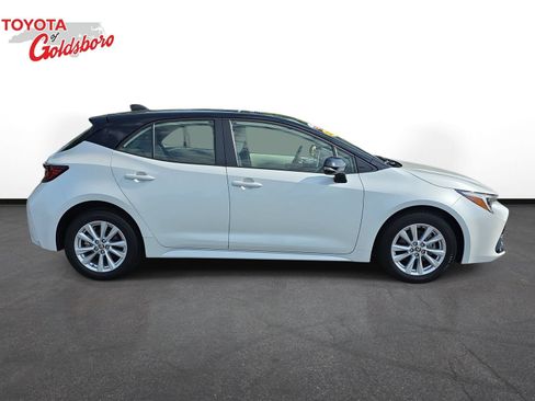 Used 2025 Toyota Corolla SE FWD image 4