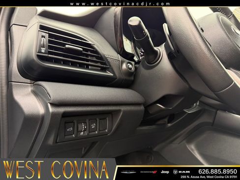 Used 2025 Subaru Outback Premium AWD/4WD image 18
