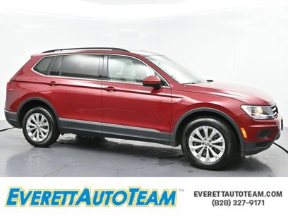 Used 2018 Volkswagen Tiguan SE w/ Panoramic Sunroof Package