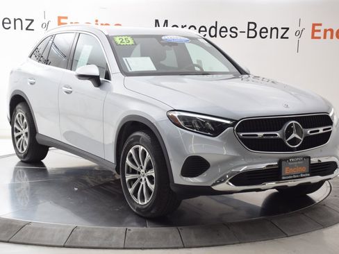 Certified 2025 Mercedes-Benz GLC 300 image 8