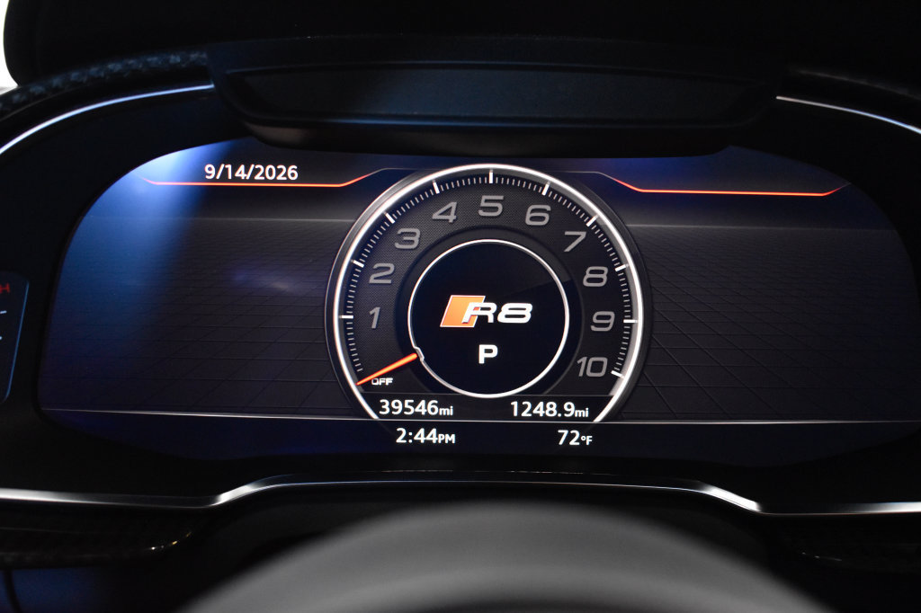 Used 2018 Audi R8 V10 w/ Carbon Exterior Package AWD/4WD image 25