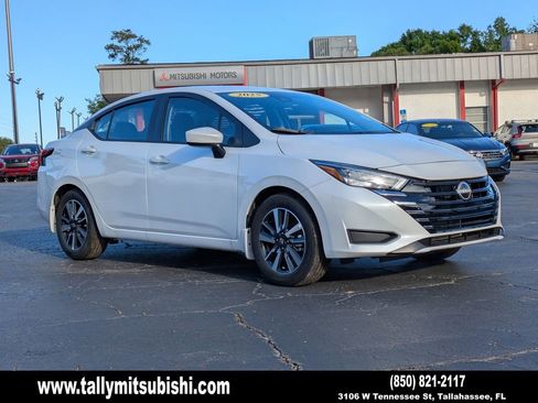 Used 2025 Nissan Versa SV w/ Trunk Package FWD image 1