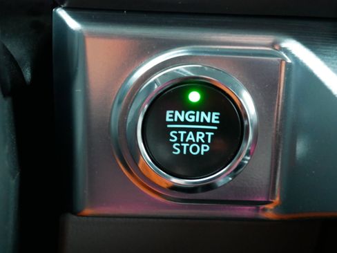 Used 2022 Ford F150 Lariat w/ Equipment Group 502A High image 28