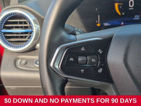 Used 2025 Chevrolet Trax LT w/ LT Convenience Package FWD image 19