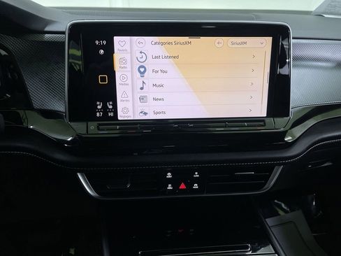 Used 2024 Volkswagen Atlas Cross Sport SEL image 22