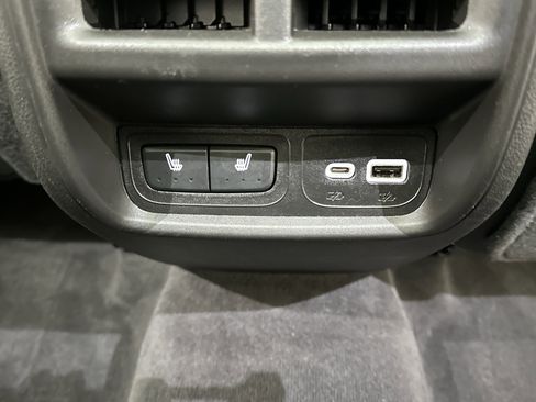 Used 2024 Cadillac XT4 Sport image 25