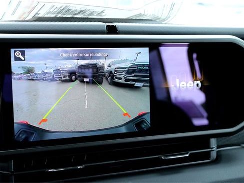 Used 2025 Jeep Gladiator Mojave image 16