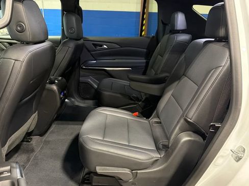 Used 2025 Chevrolet Traverse LT AWD/4WD image 29