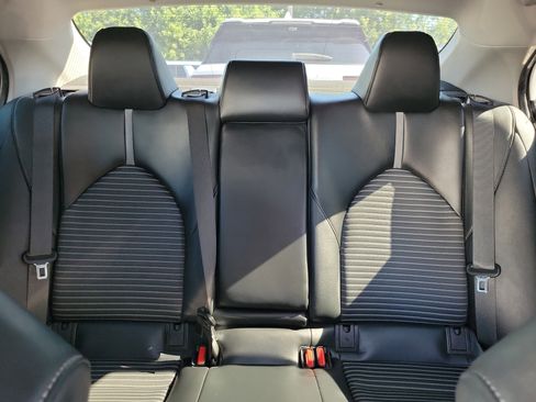 Used 2020 Toyota Camry SE FWD image 15