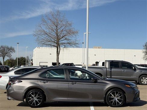 Certified 2023 Toyota Camry SE image 3