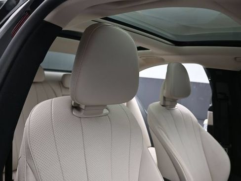 Used 2025 Mercedes-Benz E 350 4MATIC Sedan image 28