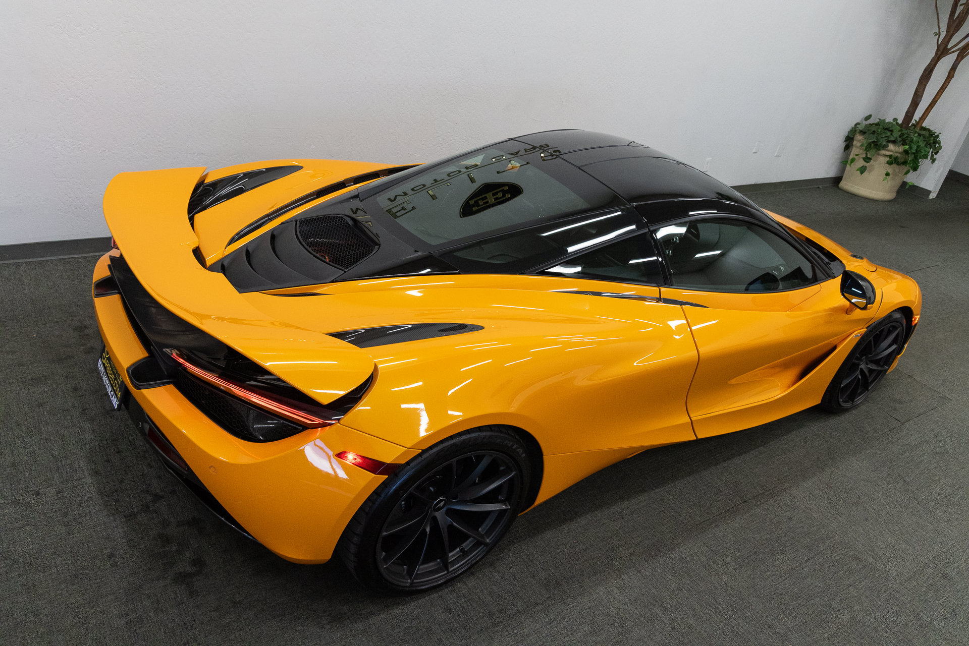 Used 2019 McLaren 720S Performance RWD image 23