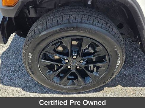 Used 2025 Jeep Wrangler Unlimited Sahara AWD/4WD image 9