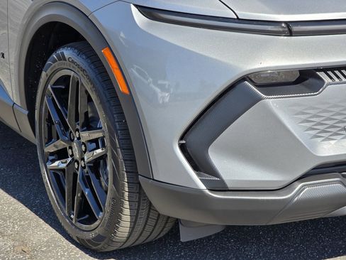 New 2026 Chevrolet Equinox EV LT w/ LPO, Blackout Package image 10